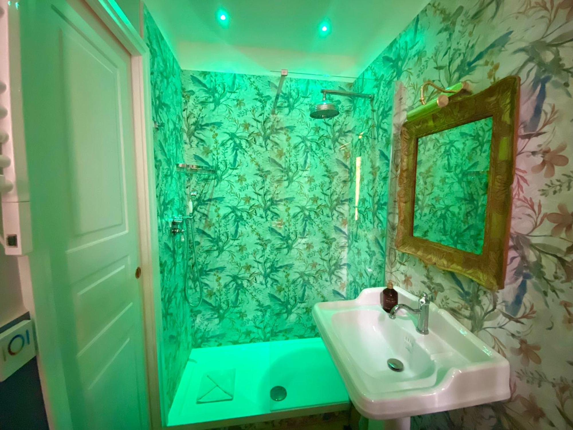 Queen Of Rome Luxury Rooms المظهر الخارجي الصورة