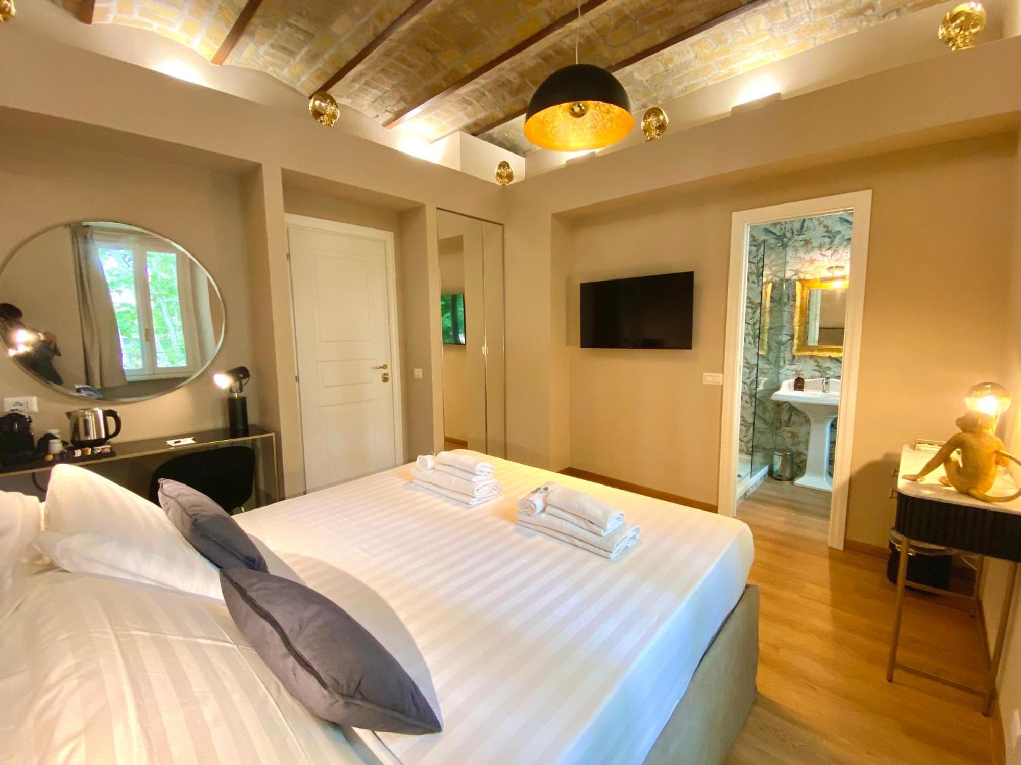 Queen Of Rome Luxury Rooms المظهر الخارجي الصورة