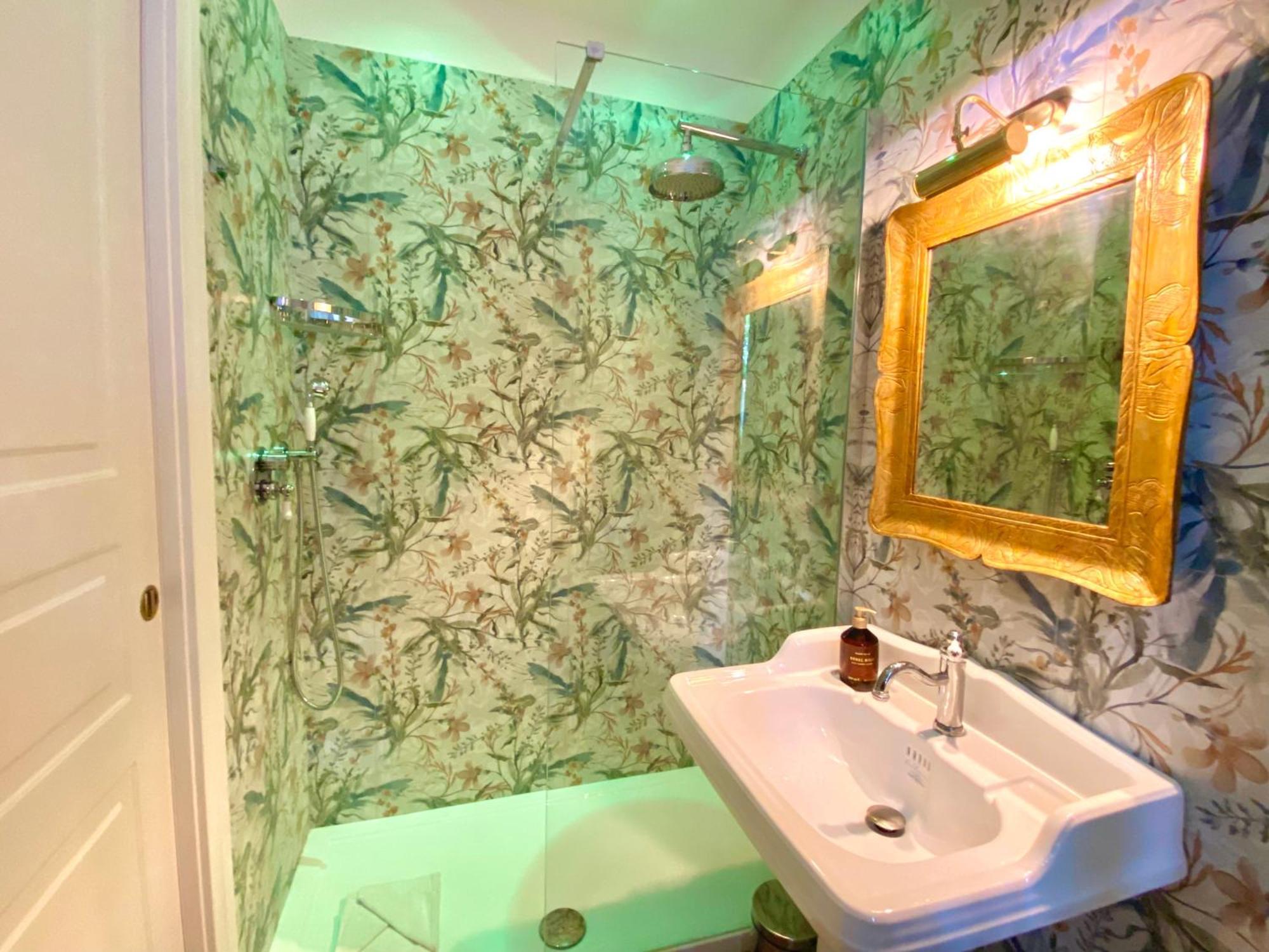 Queen Of Rome Luxury Rooms المظهر الخارجي الصورة