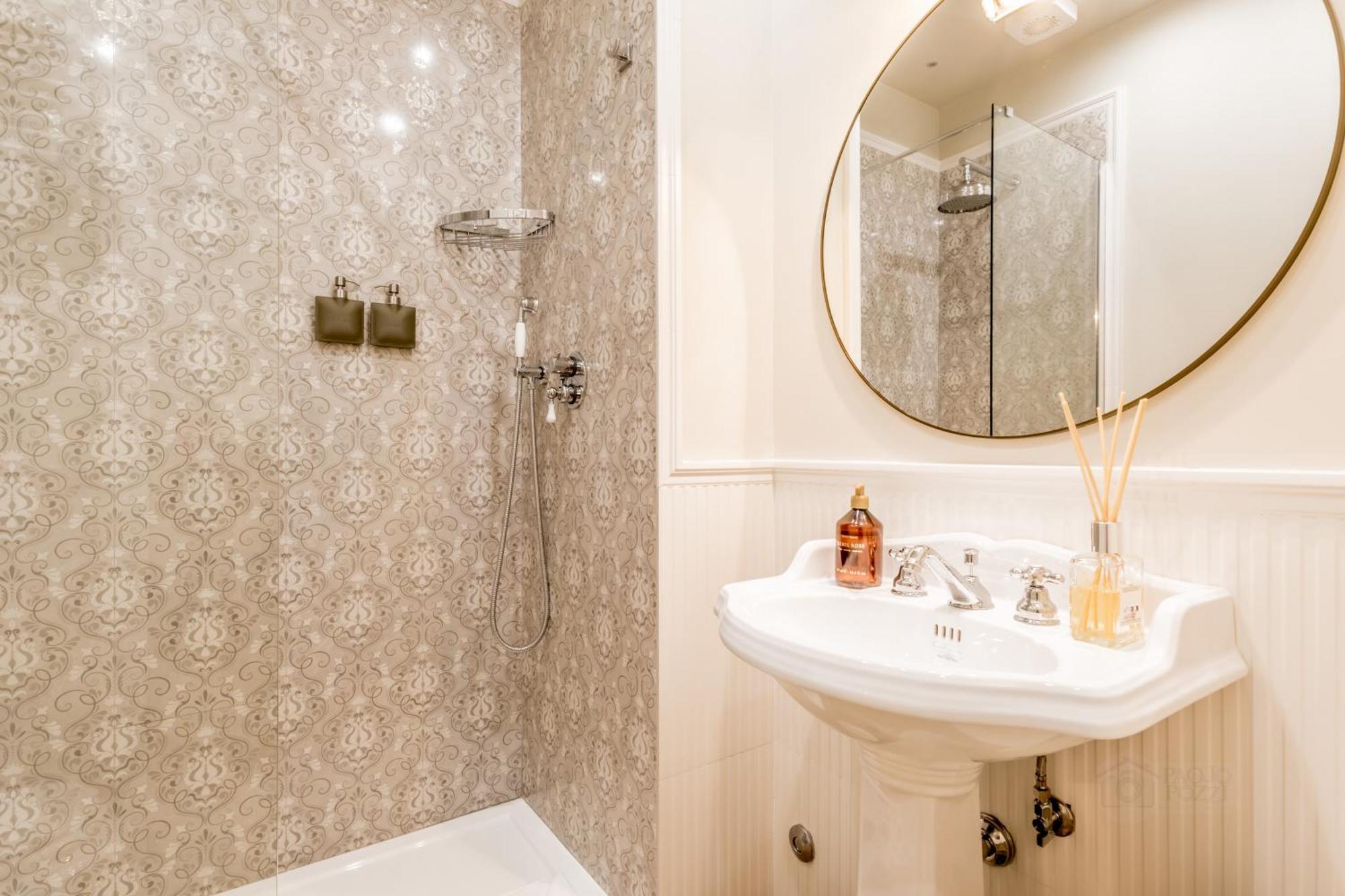 Queen Of Rome Luxury Rooms المظهر الخارجي الصورة