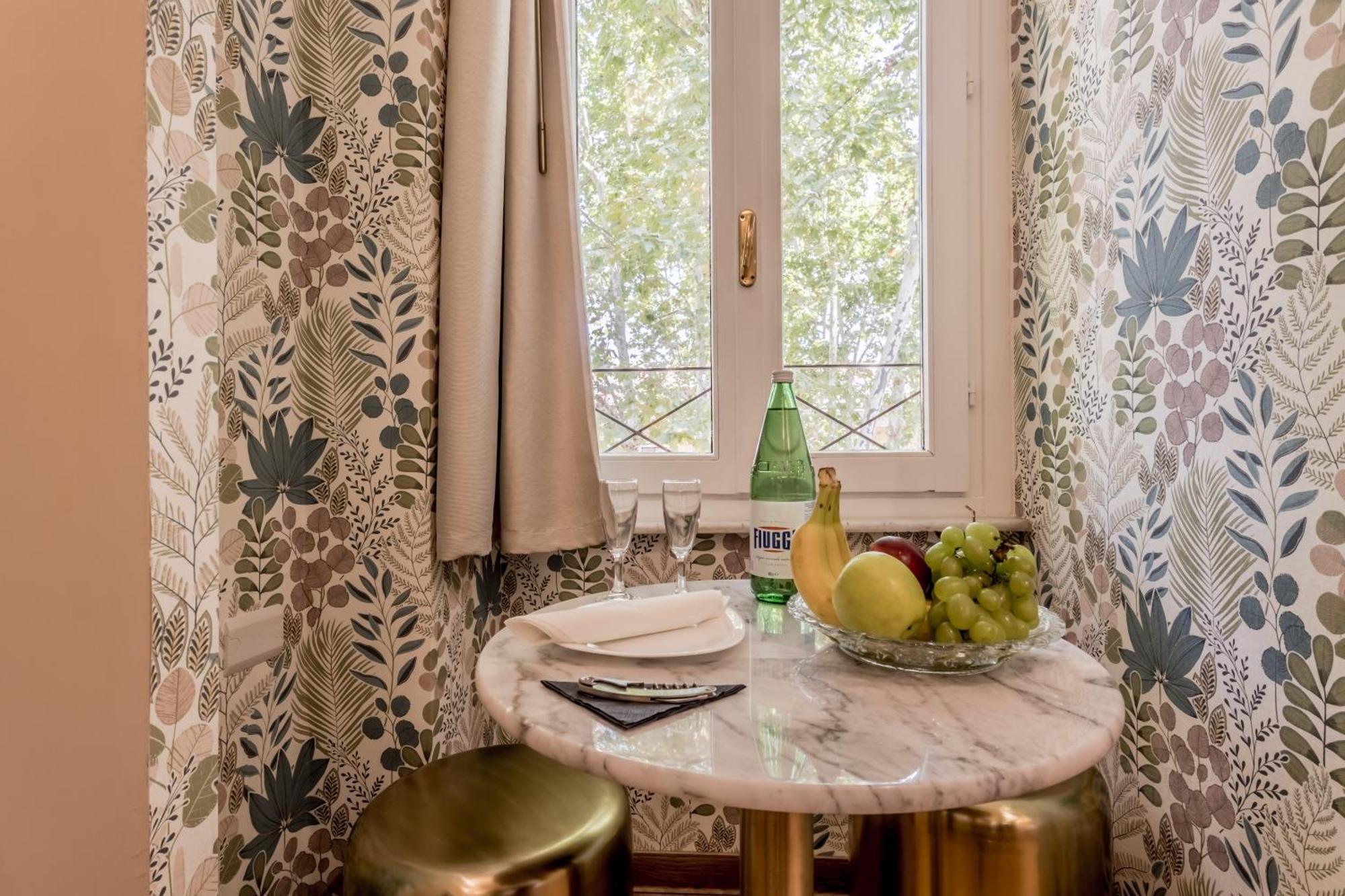 Queen Of Rome Luxury Rooms المظهر الخارجي الصورة